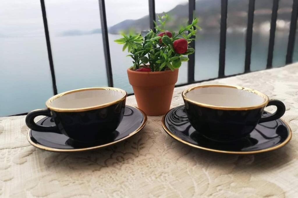 Captain'S Home Loutraki Екстериор снимка