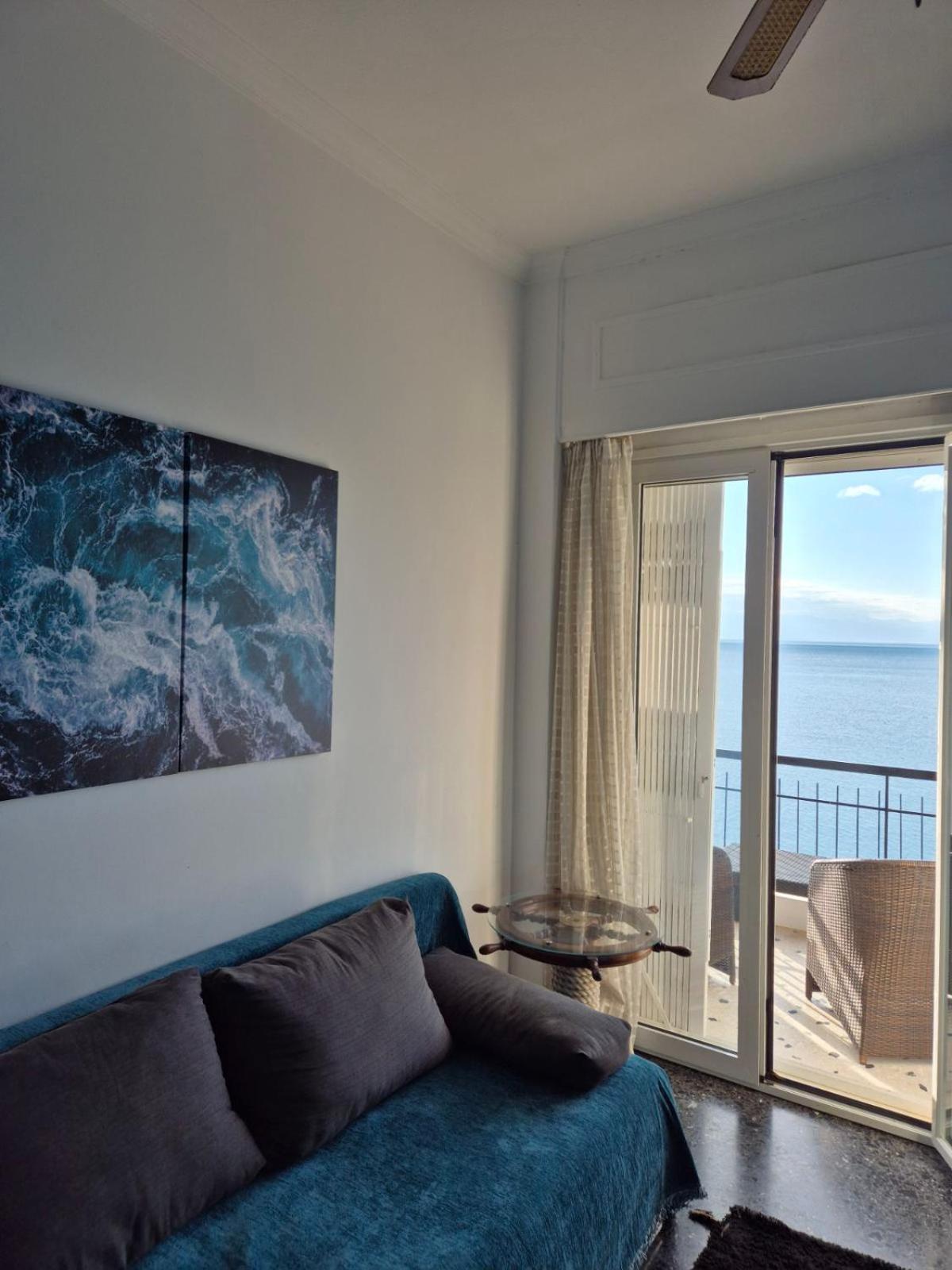 Captain'S Home Loutraki Екстериор снимка